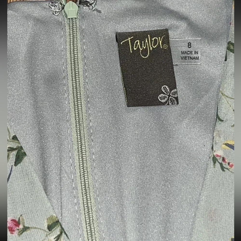 Taylor, green floral smocked Knee Length Dress, size 8, Elbow Balloon Sleeves - Picture 5 of 8